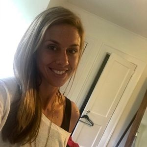 Meet your Posher, Elena